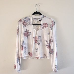KENDALL & KYLIE floral top